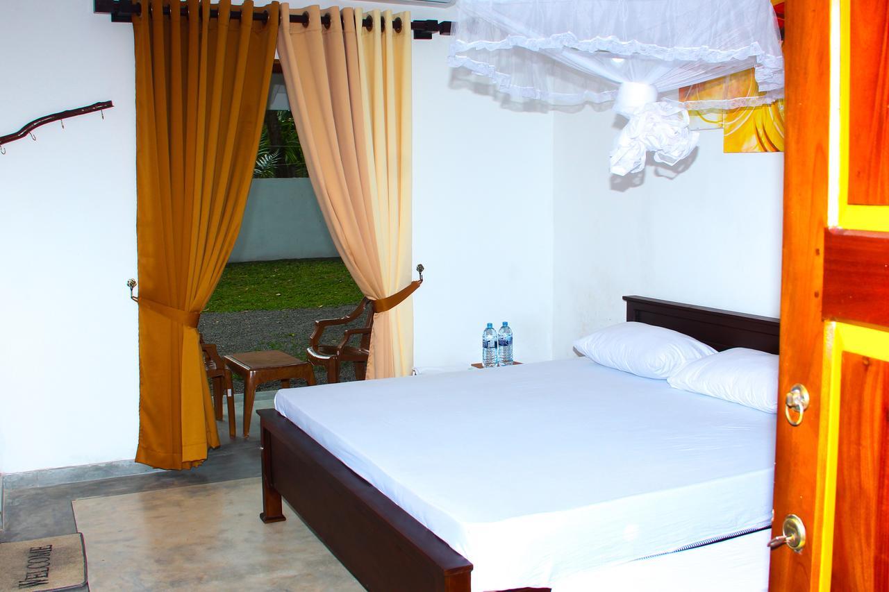 Villa Palm Breeze Polhena Exterior foto
